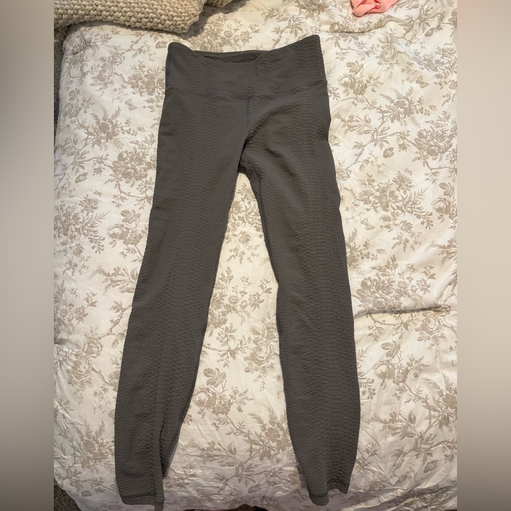Women's Gray Textured Leggings